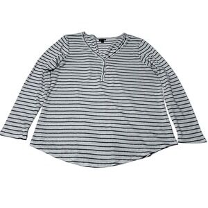 Torrid Size 2 White Black Stripe Waffle Knit Long‎ Sleeve Thermal Shirt